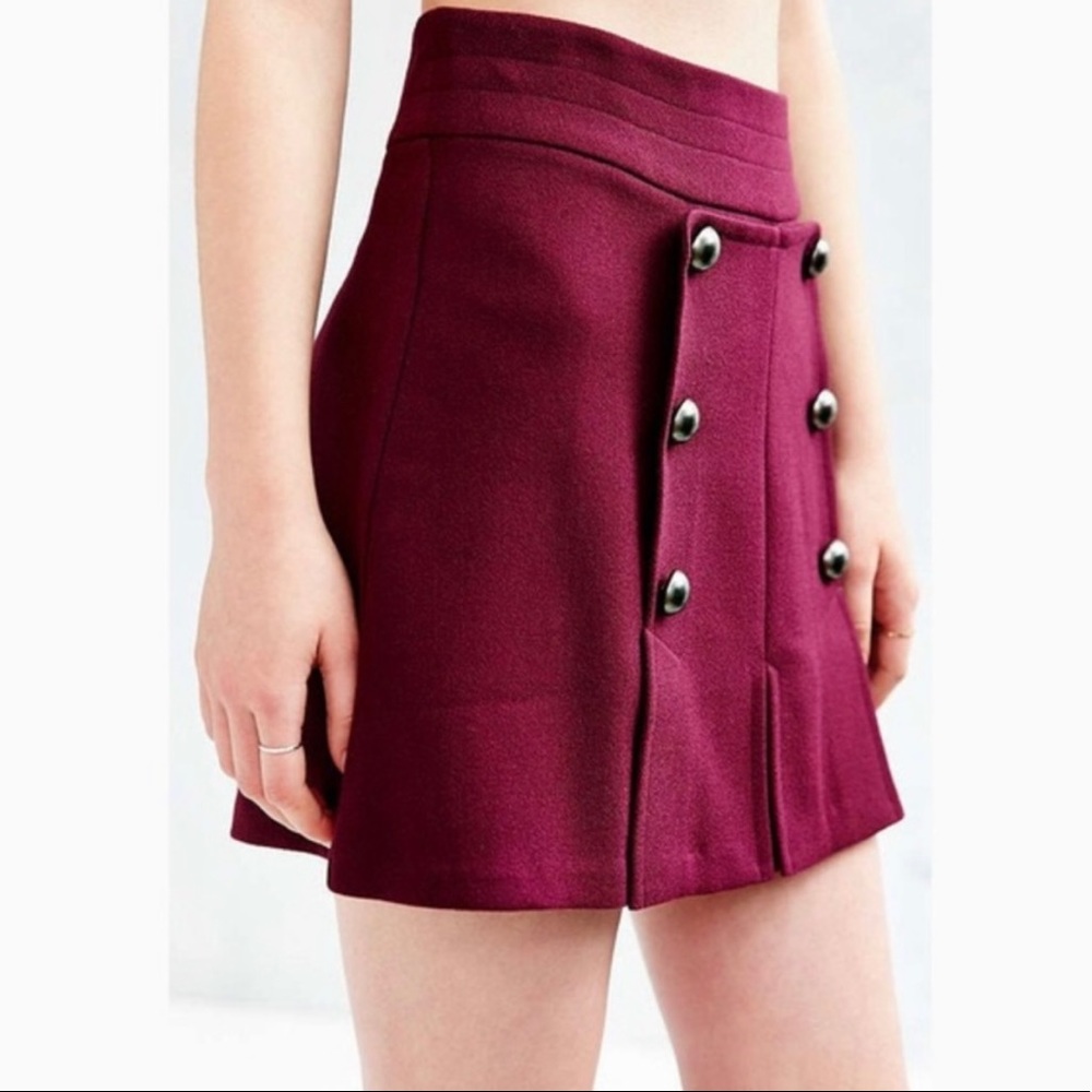 Front pleated button skirt